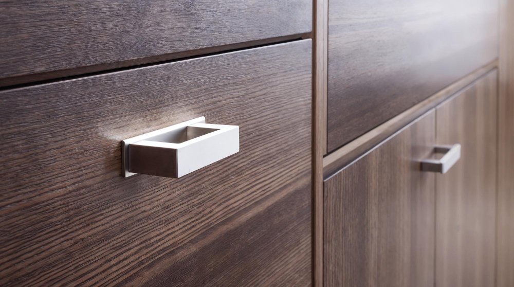 DreamLine Lioher Cabinets FAQ: Design, Materials, Installation, and Everyday Performance